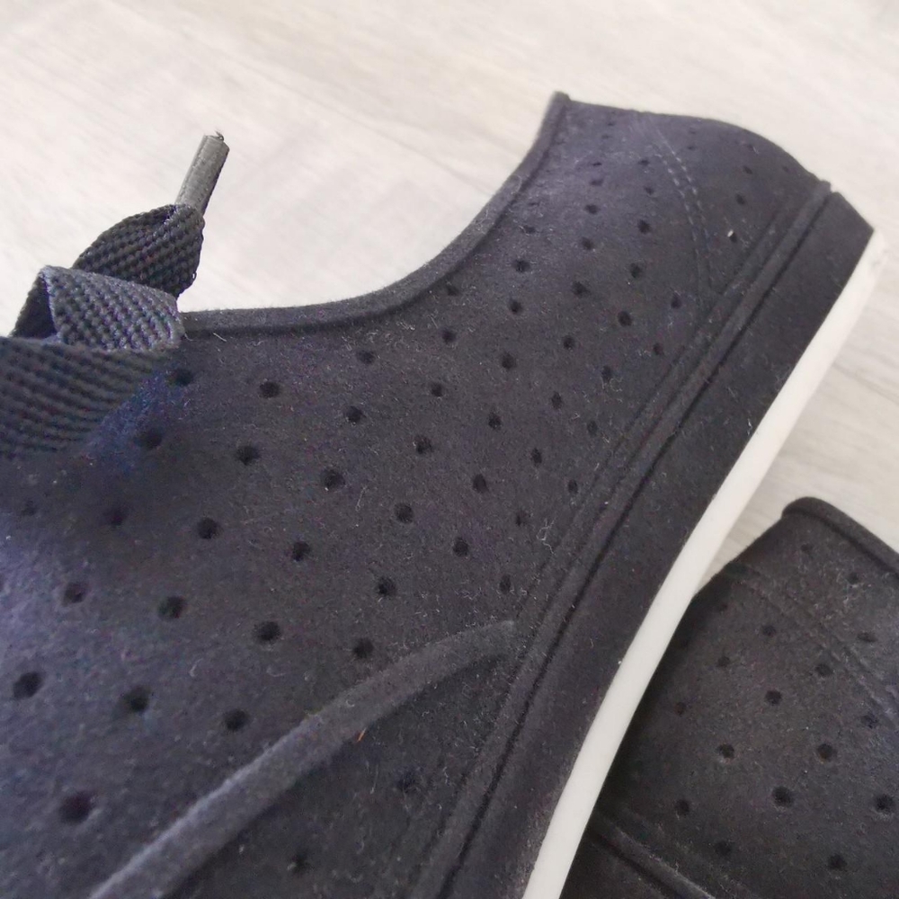 Shoes - Picture 3 of 4